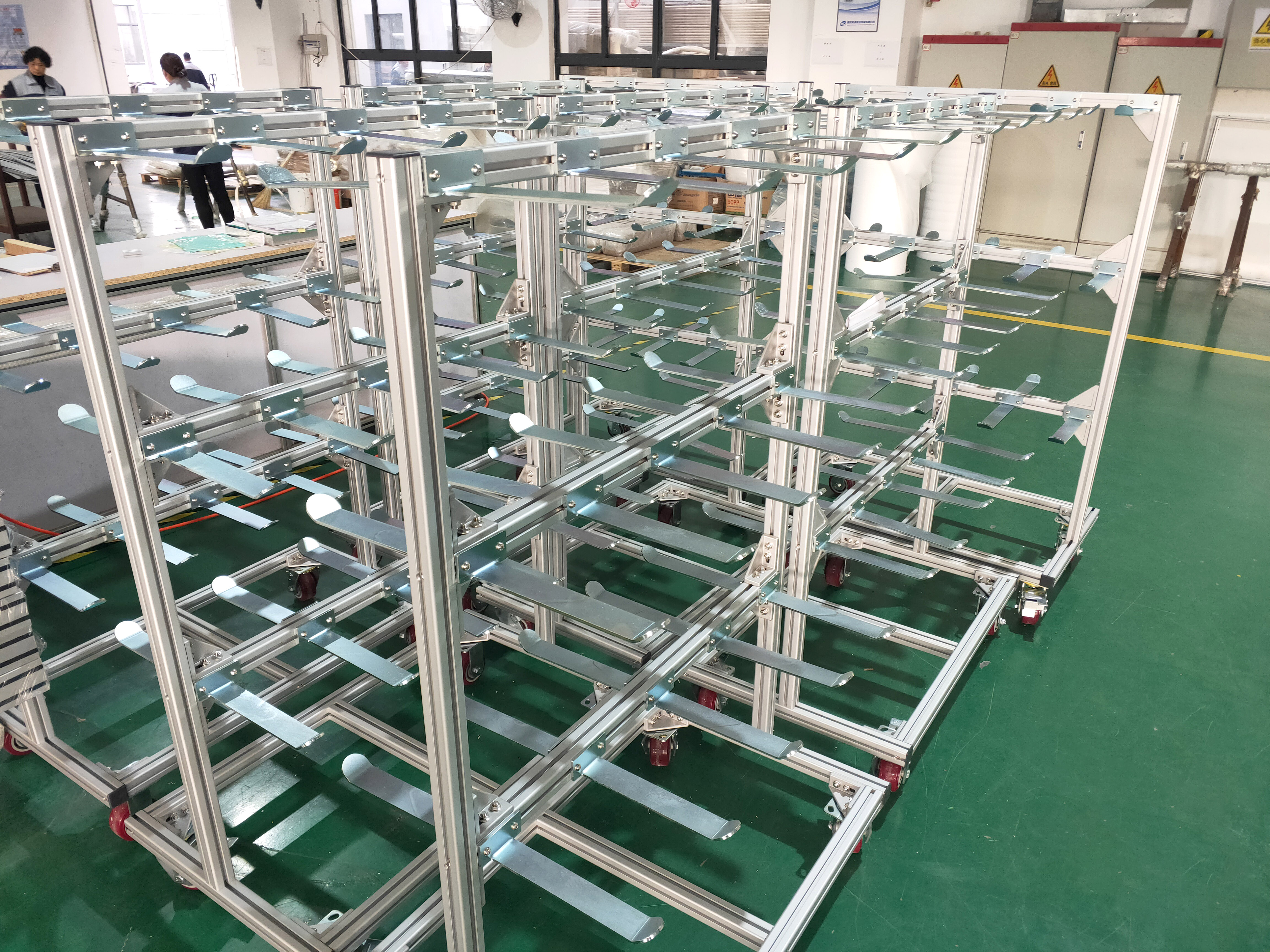 型材架屬于半成品，可變成各式成品